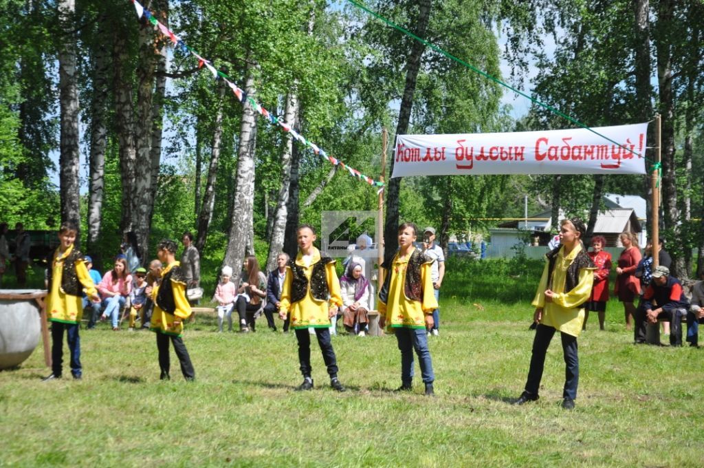 САБАНТУЙ МИЗГЕЛЛӘРЕ: Татар Ямалысы авылында милли бәйрәм (ФОТОРЕПОРТАЖ)