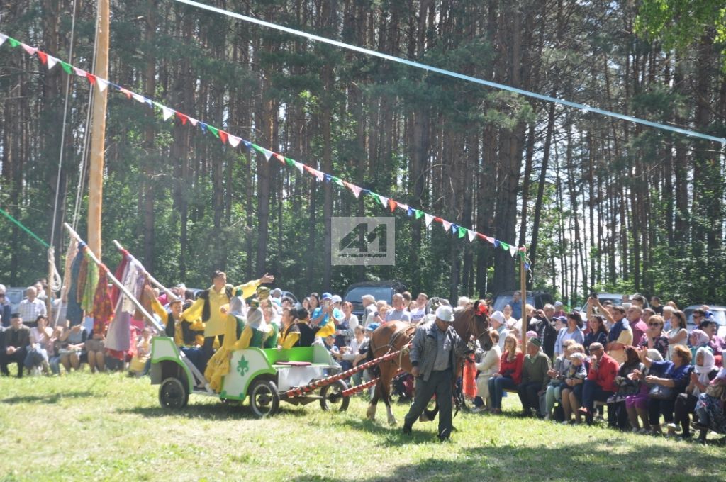 САБАНТУЙ МИЗГЕЛЛӘРЕ: Татар Ямалысы авылында милли бәйрәм (ФОТОРЕПОРТАЖ)