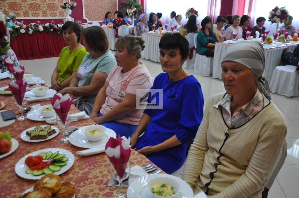 Актанышта социаль хезмәткәрләр һөнәри бәйрәмнәрен билгеләп узды