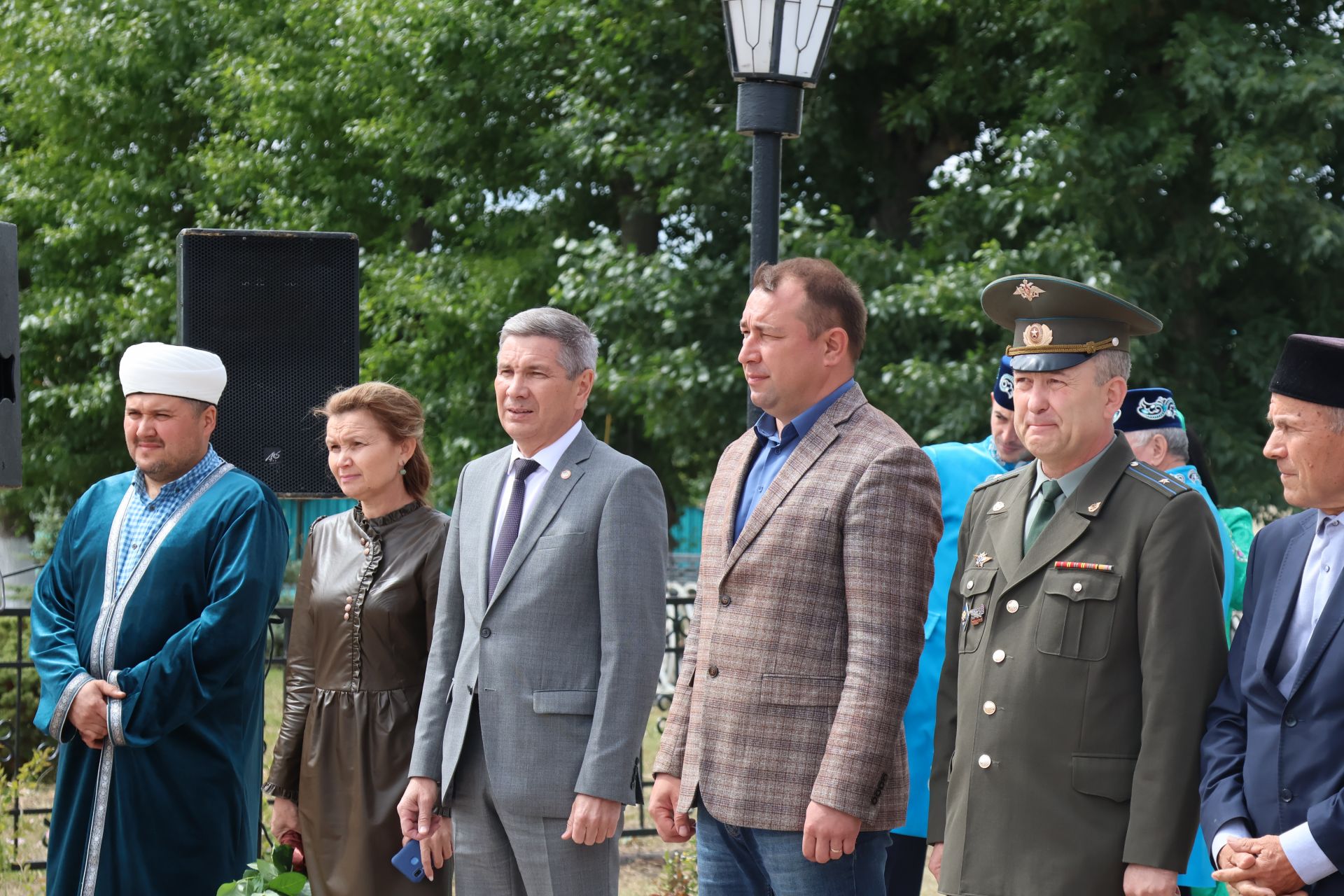 Хәтерләрдә утлы кузлар кебек: Актанышта Хәтер һәм кайгы көненә багышланган митингыннан безнең фоторепортаж