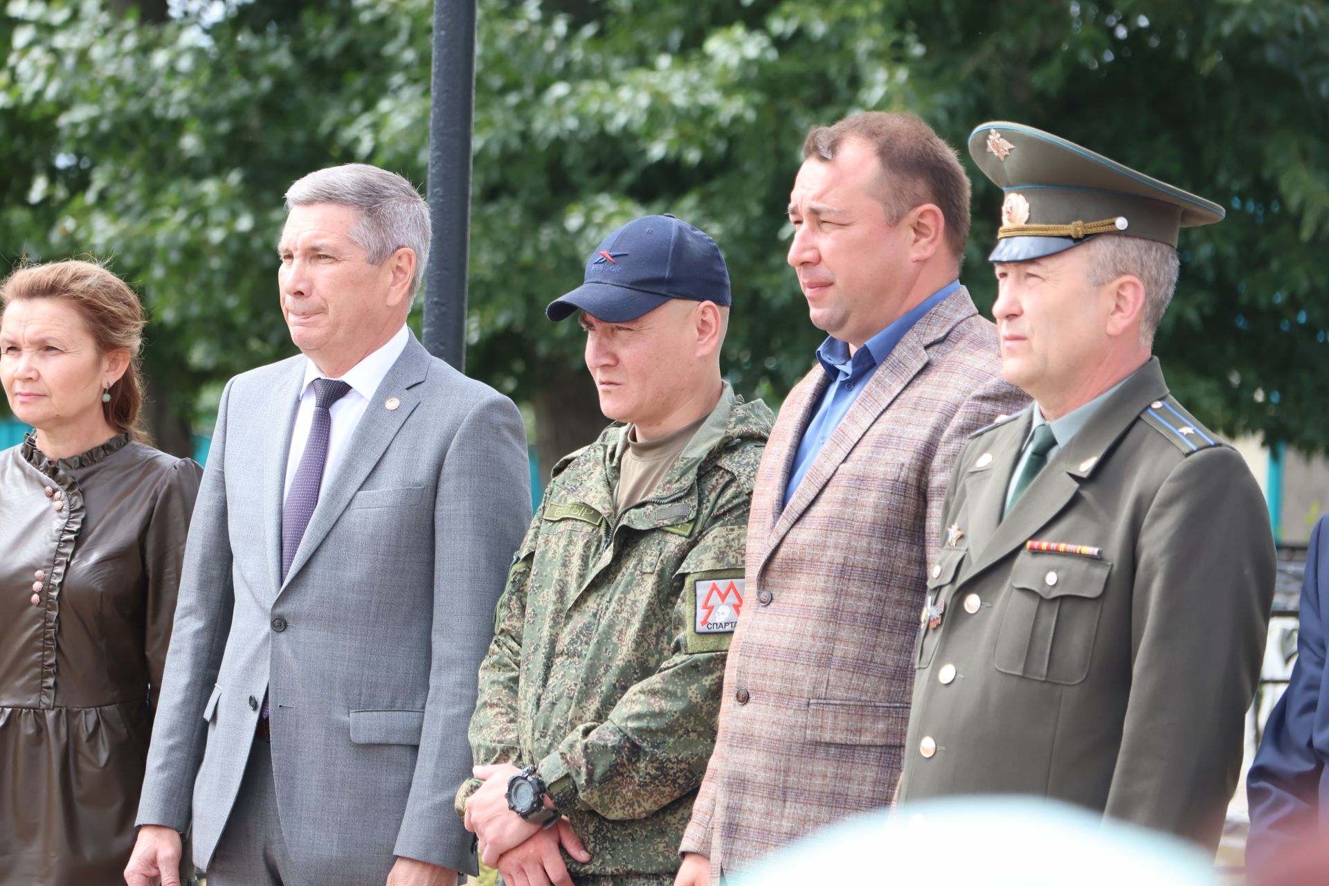 Хәтерләрдә утлы кузлар кебек: Актанышта Хәтер һәм кайгы көненә багышланган митингыннан безнең фоторепортаж