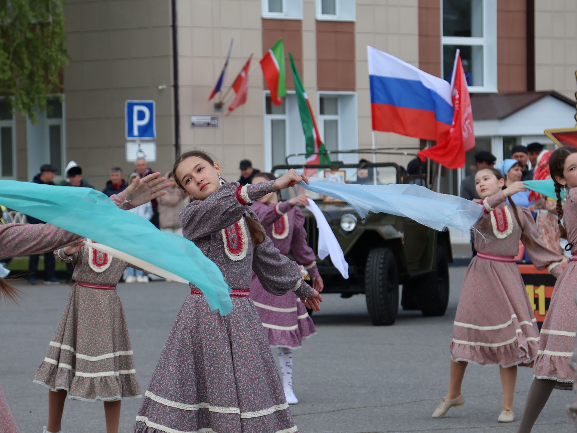 Бөек Җиңүгә 79 ел: Актанышта "Хәтер кайтавазы" бәйрәм тантанасыннан фоторепортаж