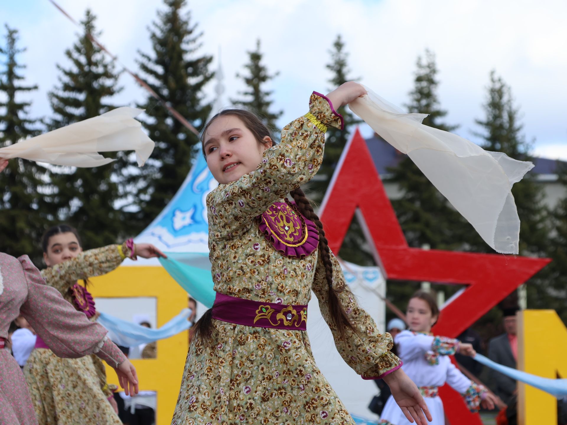 Бөек Җиңүгә 79 ел: Актанышта "Хәтер кайтавазы" бәйрәм тантанасыннан фоторепортаж