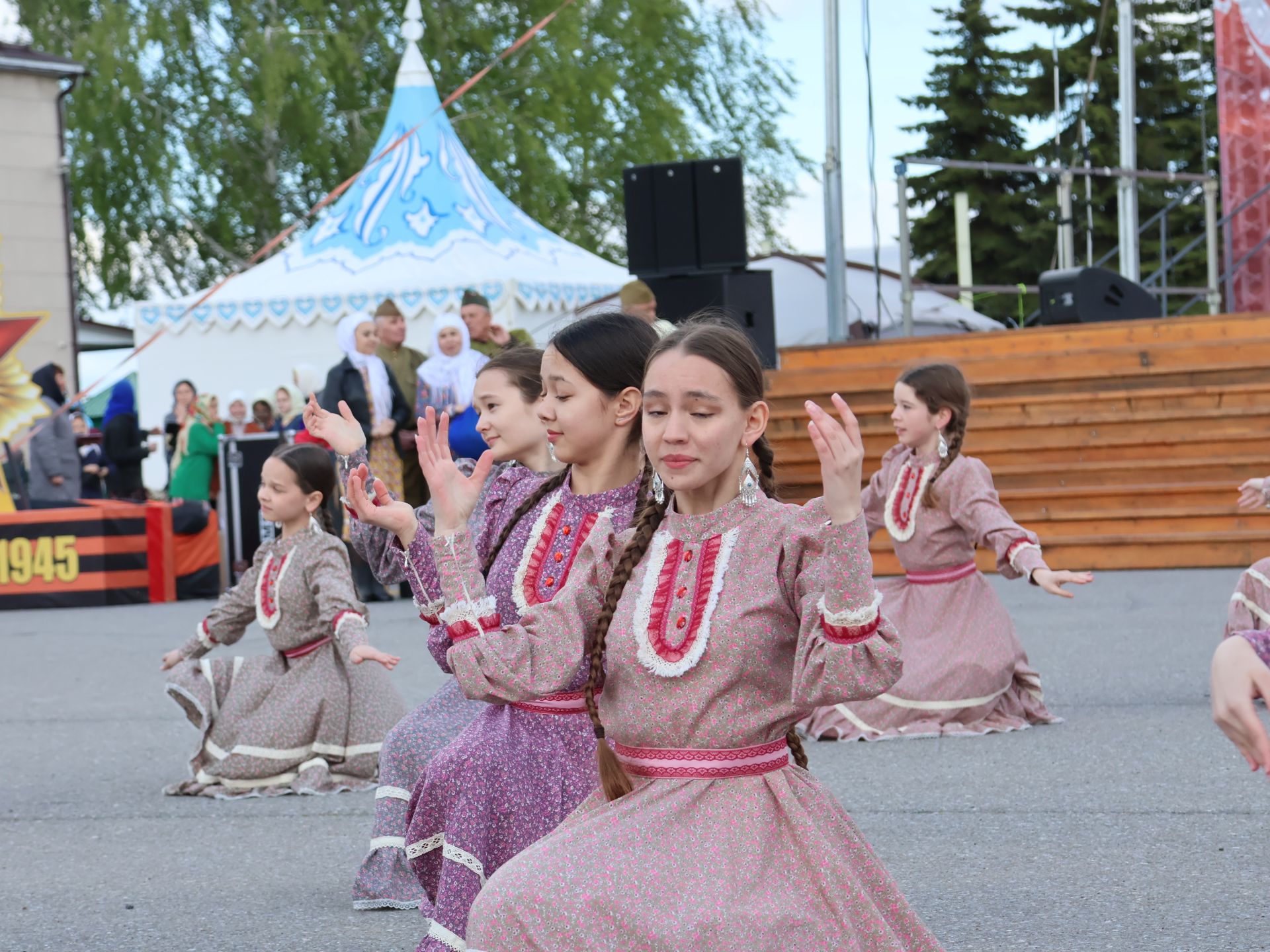 Бөек Җиңүгә 79 ел: Актанышта "Хәтер кайтавазы" бәйрәм тантанасыннан фоторепортаж