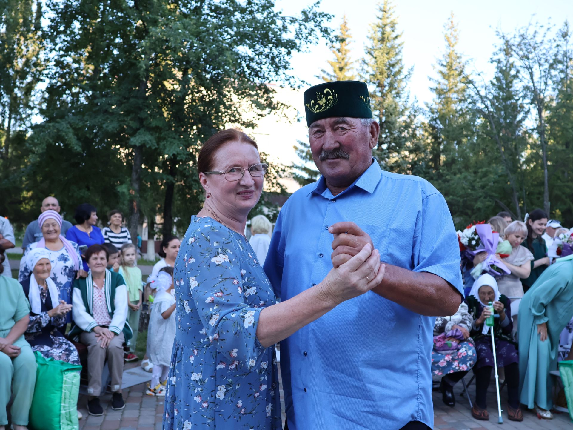 Без әле дә бергә, без әле дә матур:  Актанышта Гаилә, мәхәббәт һәм тугрылык көнендә үрнәк парларны хөрмәтләделәр