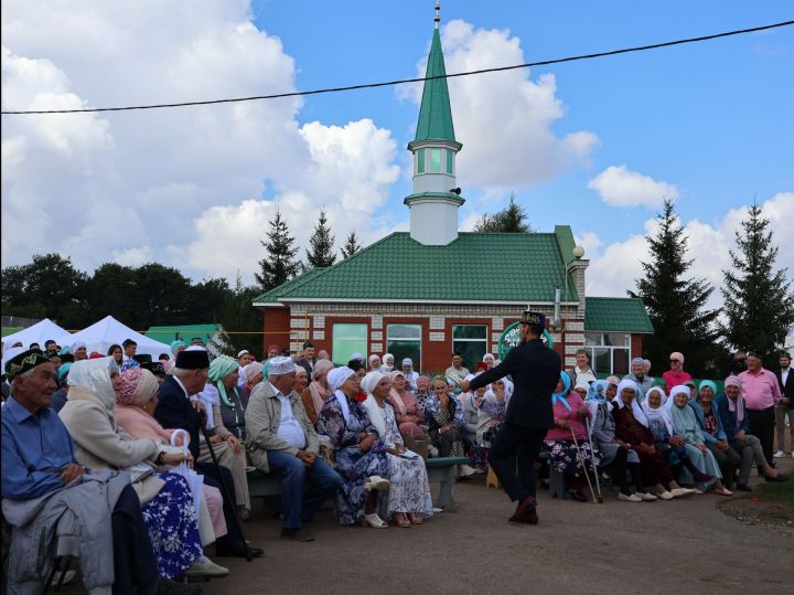 Колында «Гөлчирә» мәчетен төзеткән Альберт Мостафин: 20 ел буена мәчетебездән азан тавышы өзелмәде, киләчәктә дә шулай булсын!