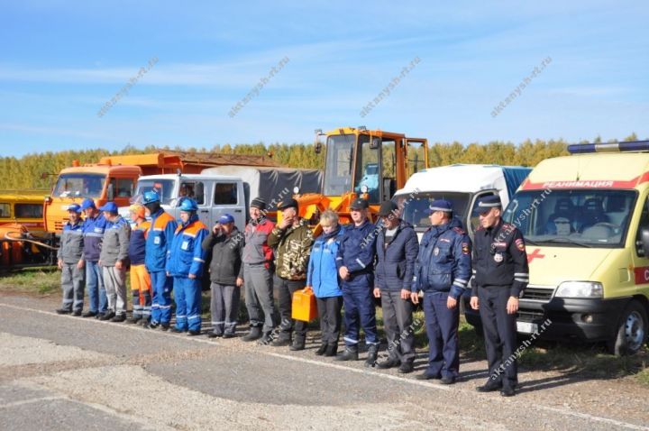 Бүген Актанышта  полиция, МЧС,  ашыгыч ярдәм хезмәтләрен "аякка бастытырлык" хәлләр булды (+ФОТОЛАР)