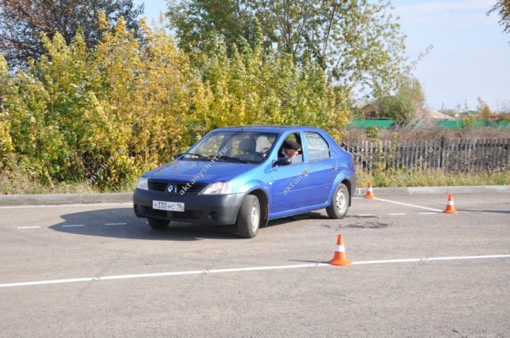 ДЕКАДА КЫСАЛАРЫНДА: Берсеннән- берсе җитезерәк