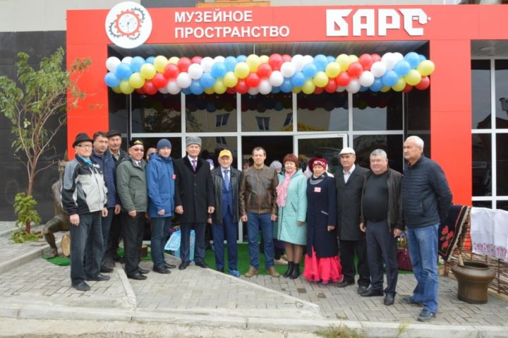 АРАБЫЗДАН БЕРЕБЕЗ: Якташыбыз  Зөлфәт Арсланов Сарапул шәһәрендә “Барс”  милли музеен ачты (+ФОТОМИЗГЕЛЛӘР)