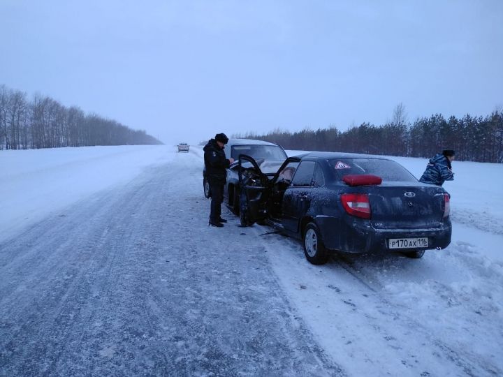 АВЫР ХӘБӘР:  Юл фаҗигасендә Такталачык авыл җирлеге башлыгы Р.М. Мирзануровның  гомере өзелде