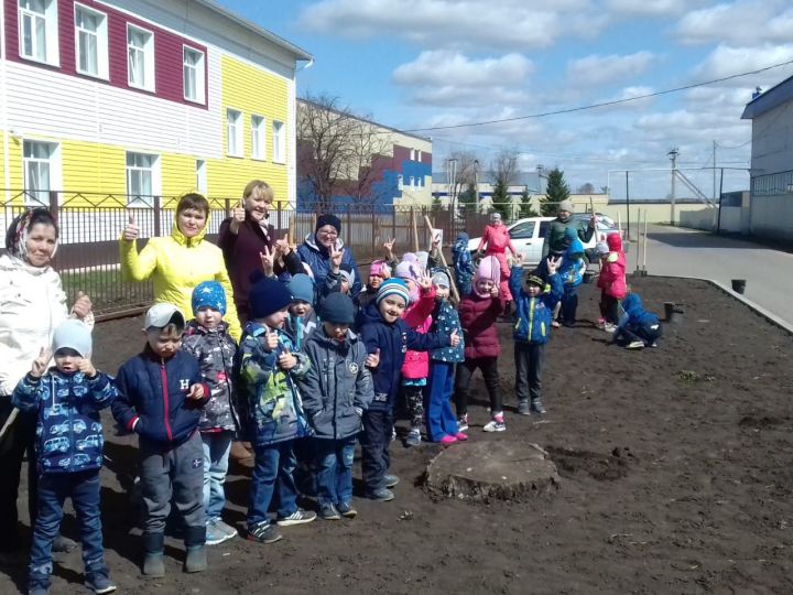 АКТАНЫШТА - "ЭКО - ЯЗ 2019": "Каенкай" нәниләре "Урман утырту көне"  акциясенә кушылды