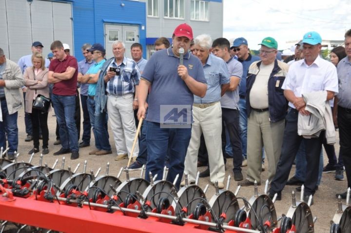 АКТАНЫШТА - ЗОНА СЕМИНАРЫ:  “Әнәк” агрофирмасы базасында “Казан Агрохимсервис” җәмгыяте агрономнар өчен укулар оештырды (+ФОТОЛАР)