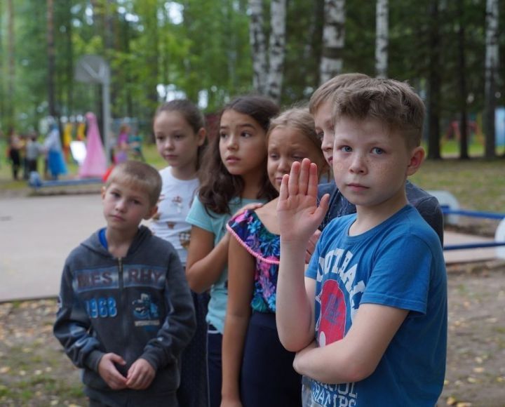 К Акции «Наш двор – территория добрососедства» присоединяются детские лагеря республики