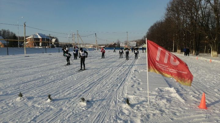 Бүген Кышкы спорт сезонын ачуда катнашкан яшь чаңгычылар ГТО нормаларын да үтәде