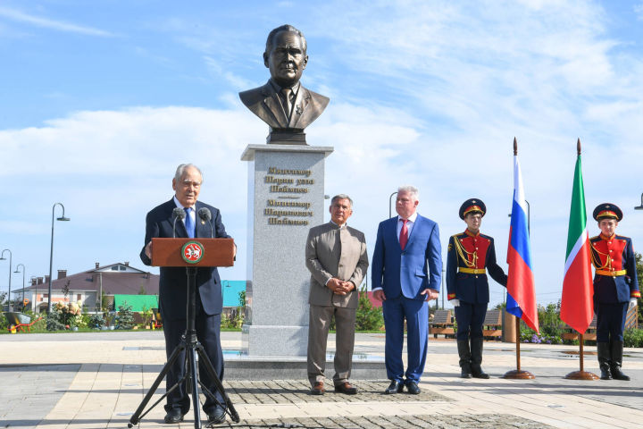 Бүген Батырлар көне: Искә алыйк, онытмыйк, яңа батырлар тәрбиялик!