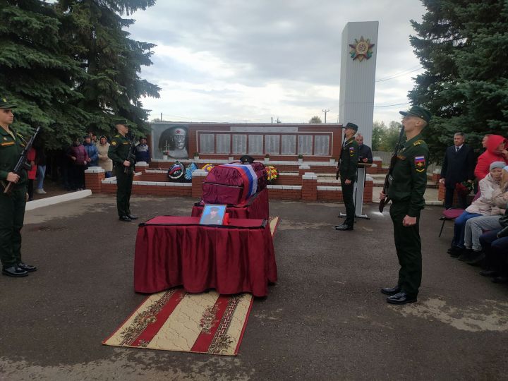 Районыбызда янә кайгылы хәбәр- Мари Суыксуы авылы егете хәрби операциядә һәлак булды