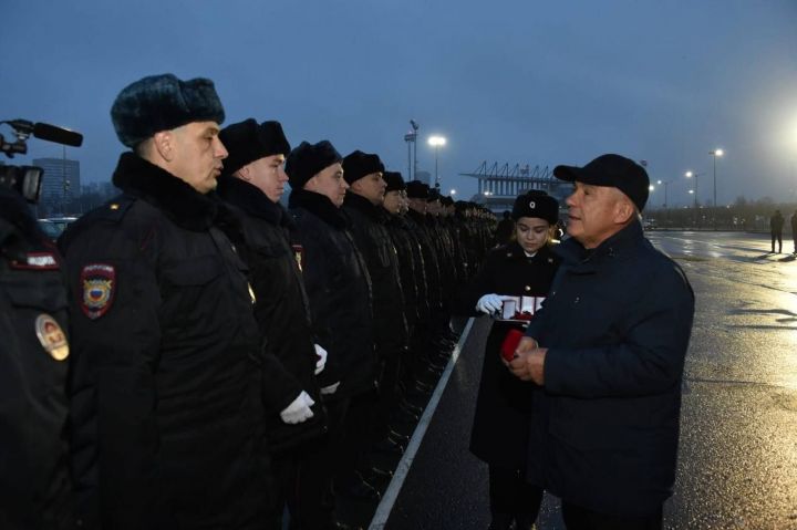 Татарстан Республикасы президенты Рөстәм Миңнеханов бүген Актаныш хокук сакчылары җитәкчесенә яңа автомобиль ачкычы тапшырды