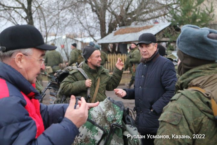 Актаныш районы башлыгы Ленар Зарипов Казанга хәрби хәрәкәткә мобилизацияләнгән райондашларыбыз янына барды