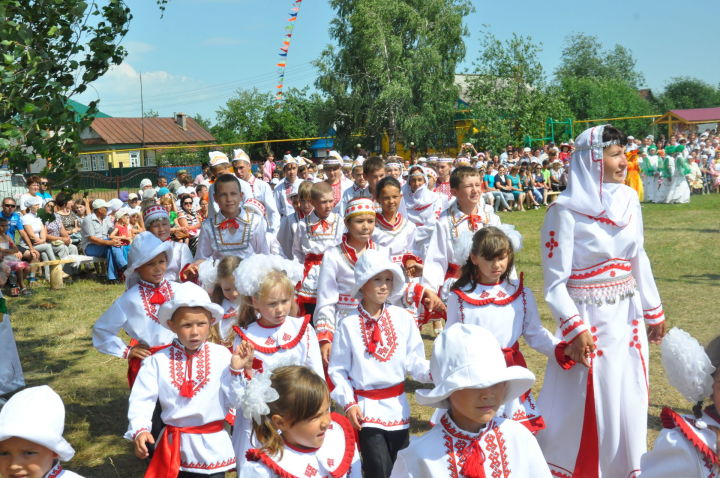 500 генә булсалар да, тел югала дип курыкмыйлар