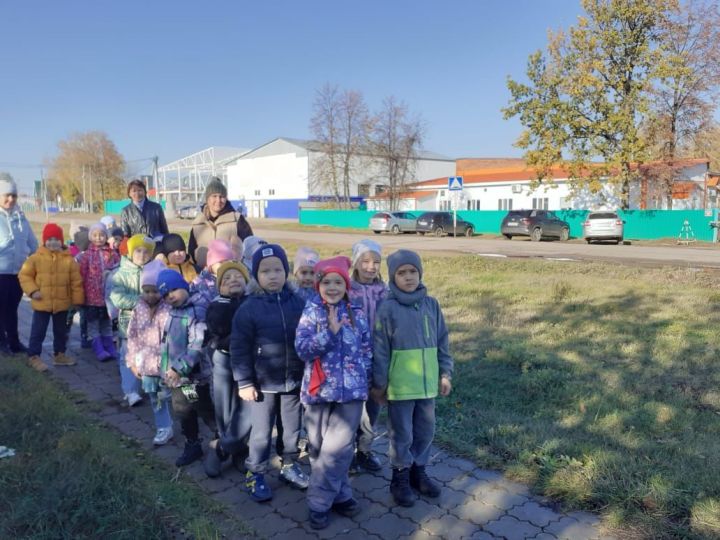 Бөтендөнья икмәк көнендә «Алтынчәч» бакчасы нәниләре Икмәк комбинатына бардылар