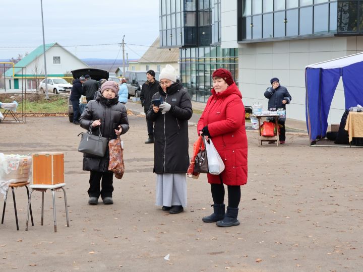 Ярминкәгә рәхим итегез: Актанышта Халыклар бердәмлеге көненә багышланган сәүдә бәйрәме уза