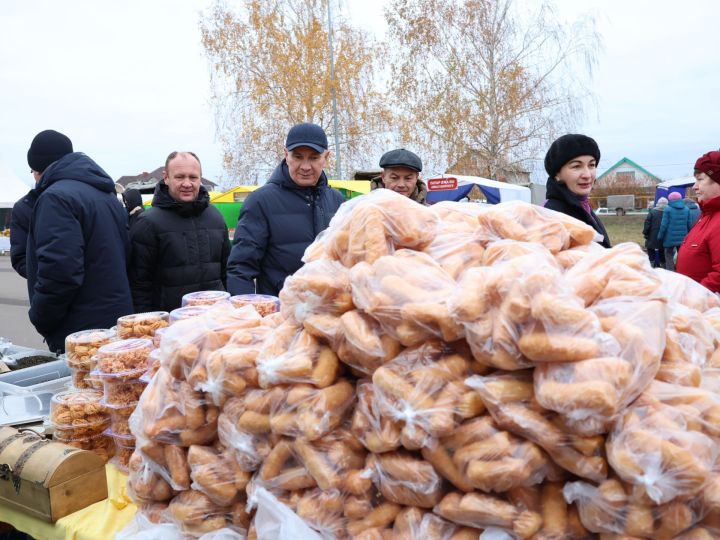 Ярминкәгә рәхим итегез: Актанышта Халыклар бердәмлеге көненә багышланган сәүдә бәйрәме уза