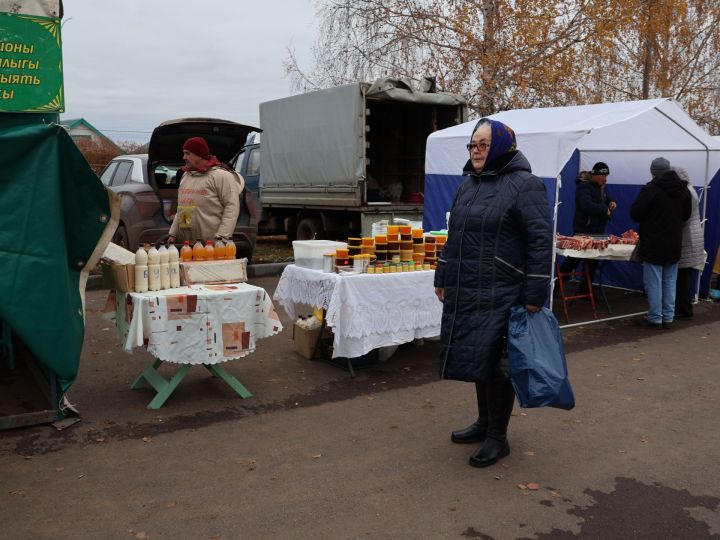 Ярминкәгә рәхим итегез: Актанышта Халыклар бердәмлеге көненә багышланган сәүдә бәйрәме уза