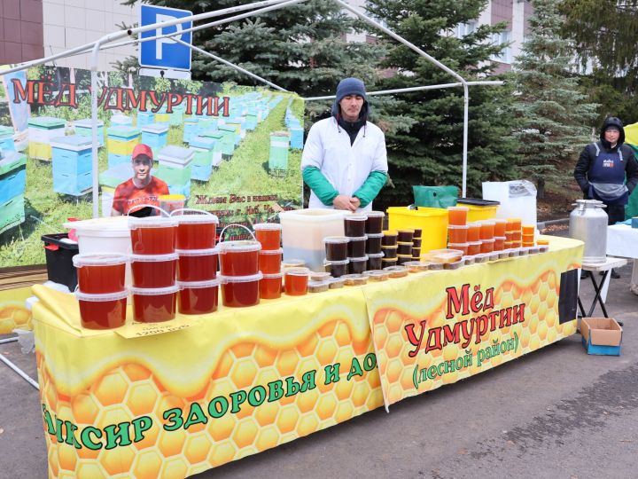 Ярминкәгә рәхим итегез: Актанышта Халыклар бердәмлеге көненә багышланган сәүдә бәйрәме уза