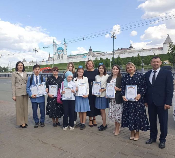 Бүген Казанда Бөтенроссия фән олимпиадаларында җиңгән райондашларыбызны хөрмәтләделәр