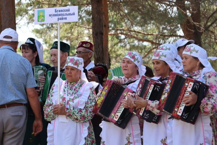 Авылларда гармун моңы: Актанышта Төбәкара гармунчылар фестивале уза (фото һәм видео)