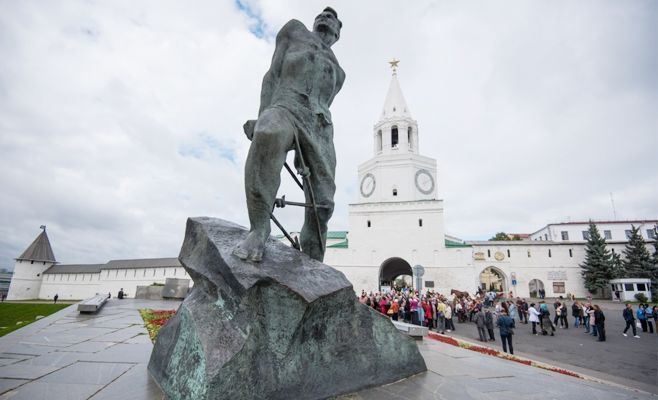 Батыр шагыйребез Муса Җәлилне һәм аның көрәштәшләрен искә алыйк