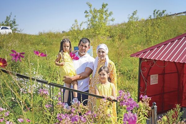 Иске Сәфәр меценаты Рөстәм Габдрахманов: Авылны киләсе буынга кулына төзек килеш тапшырасы иде