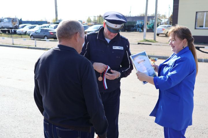 «Автобабай» булып икенче ел рәттән Рөстәм Раянов таныла