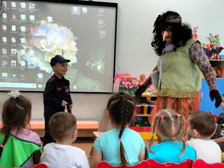 «Әтәчкәй» балалар бакчасында юл йөрү кагыйдәләрен кабатладылар