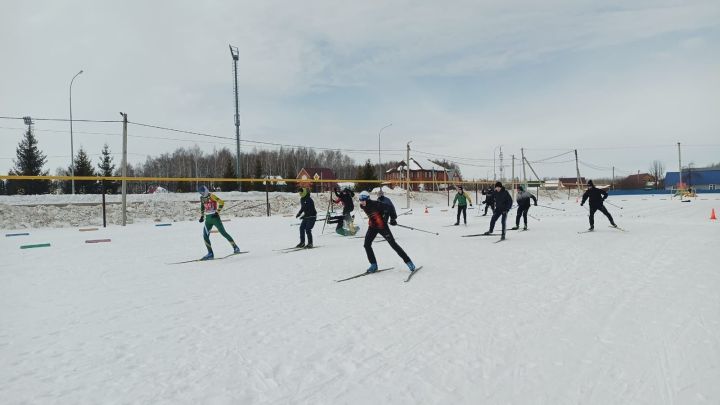 Егетләр хәрби комиссар Кубогы өчен көрәшә