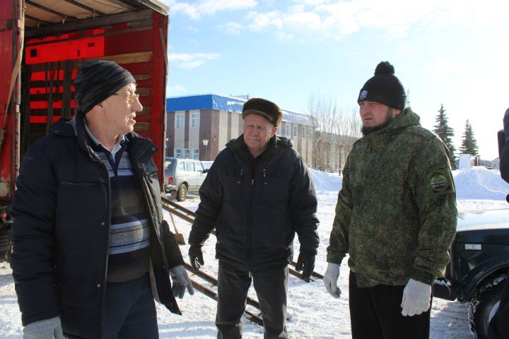 Актаныш районы халкы махсус хәрби операциядәге егетләргә унынчы гуманитар ярдәм озата