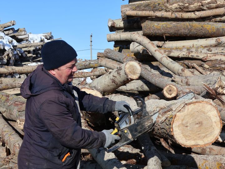 Утын кисү өмәсендә: Махсус хәрби операциядә катнашучыларның гаиләләрен кайгырту - авыл җирлеге башлыгының төп вазыйфасы ул