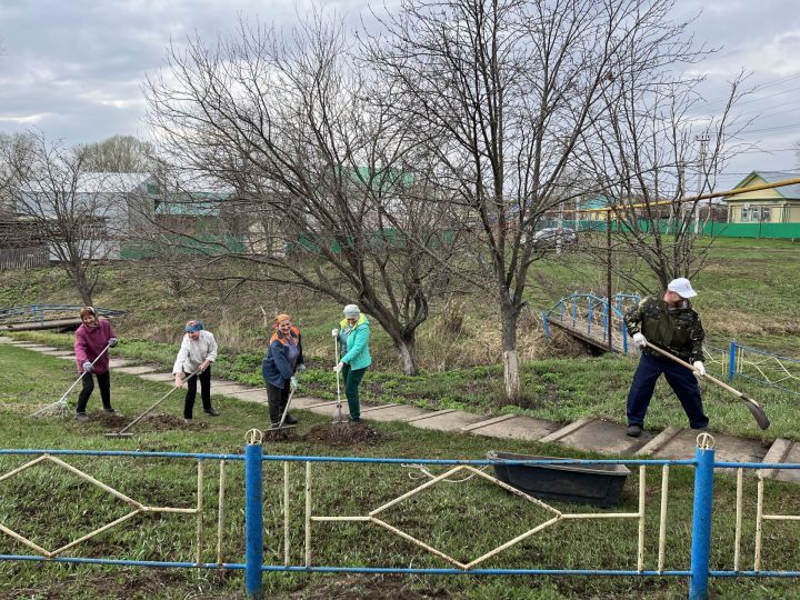 ҖЫЕЛДЫК БЕЗ ӨМӘГӘ: Пар чишмәбез челтерәп аксын, ил-көннәргә иминлек килсен!