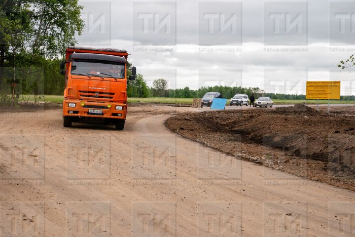 Авыр габаритлы йөк машиналары аркасында 4 юл-транспорт һәлакәте килеп чыккан