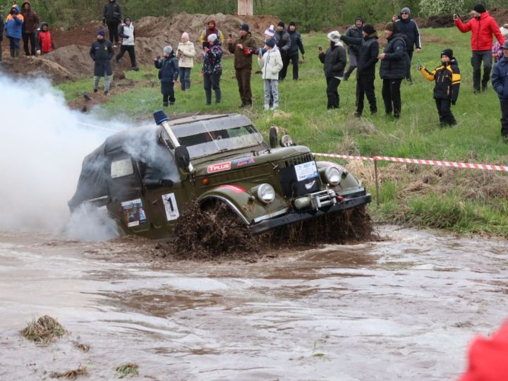 Иске Байсарда автокросс буенча Россия чемпионаты һәм Татарстан Кубогына ярышлардан безнең репортаж