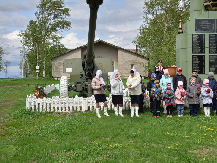 Казандагы Актаныш якташлык җәмгыяте җитәкчесе Вәсим Вахитов райондашларны Җиңү бәйрәме белән котлады