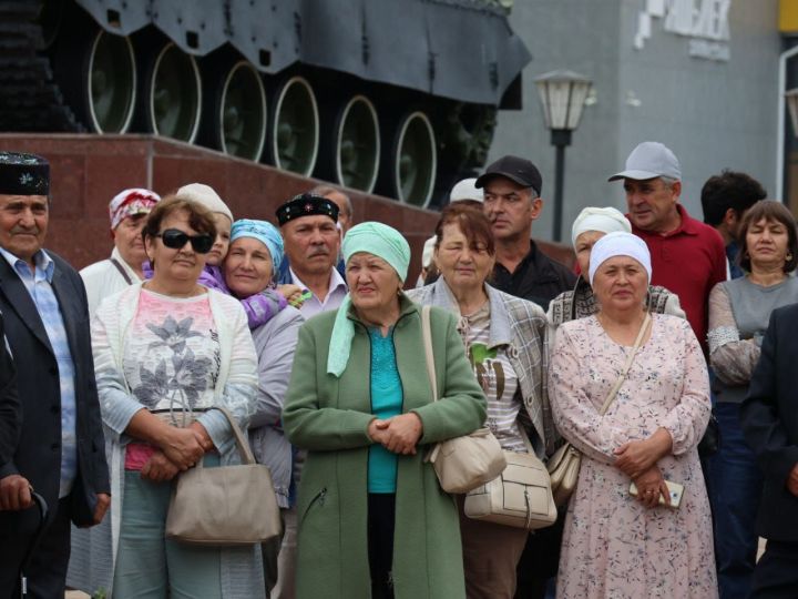 Актанышның «Җиңү» паркында Германиядә хәрби хезмәттә булган райондашларга багышлап һәйкәл ачылды