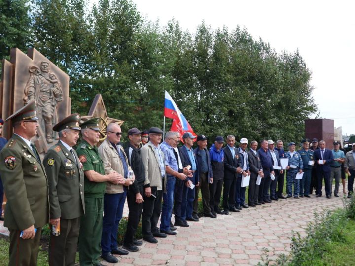 Актанышның «Җиңү» паркында Германиядә хәрби хезмәттә булган райондашларга багышлап һәйкәл ачылды